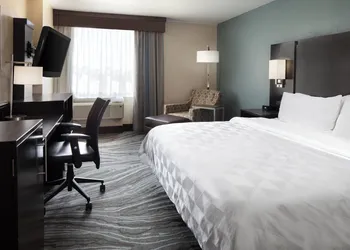 Holiday Inn Rock Island by IHG hotel thumbnail 7