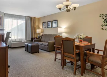 Comfort Suites Grandville - Grand Rapids SW hotel thumbnail 5