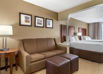 Comfort Suites Grandville - Grand Rapids SW hotel thumbnail 6