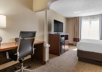 Comfort Suites Grandville - Grand Rapids SW hotel thumbnail 7