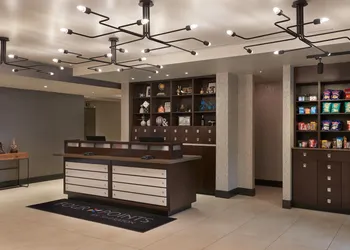 Four Points by Sheraton Vaughan hotel thumbnail 3