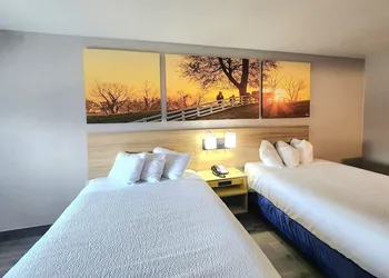 Days Inn by Wyndham Houston hotel thumbnail 6