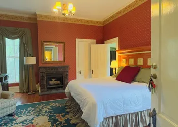 Rothschild-Pound House Inn hotel thumbnail 8