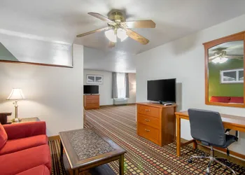 Quality Inn Kearney - Liberty hotel thumbnail 7