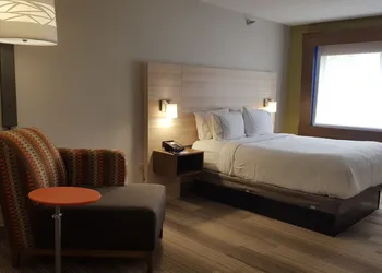 Holiday Inn Express Louisville Northeast by IHG hotel thumbnail 5