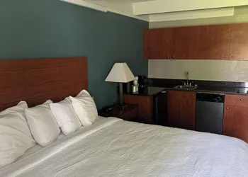 AmericInn by Wyndham Grand Rapids Airport North hotel thumbnail 4