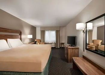 Baymont by Wyndham Buffalo hotel thumbnail 5