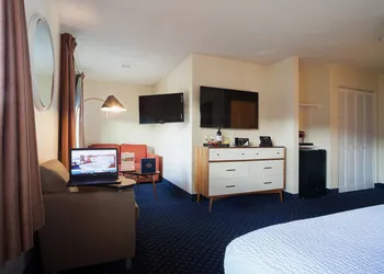 Hotel Focus SFO hotel thumbnail 5