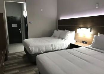 Holiday Inn Express Naples South I-75 by IHG hotel thumbnail 2