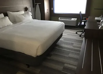 Holiday Inn Express Naples South I-75 by IHG hotel thumbnail 3