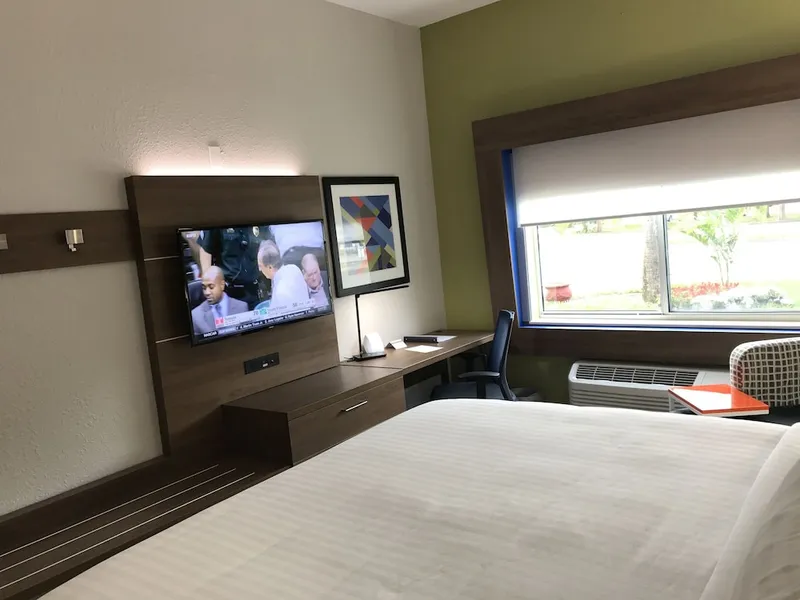 Holiday Inn Express Naples South I-75 by IHG hotel detail image 6