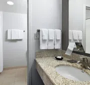 Courtyard by Marriott Pittsburgh Airport hotel detail image 7