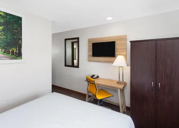 Days Inn & Suites by Wyndham Spokane Airport Airway Heights hotel thumbnail 8