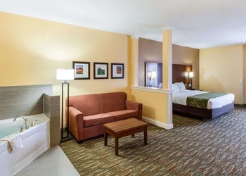 Comfort Suites Cotulla near I-35 hotel thumbnail 6
