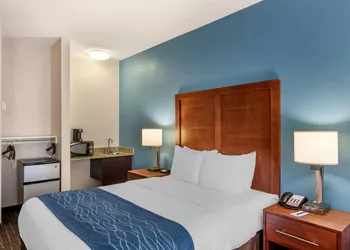Comfort Inn & Suites Lees Summit - Kansas City hotel thumbnail 5