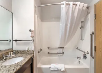 Comfort Inn & Suites Lees Summit - Kansas City hotel thumbnail 6