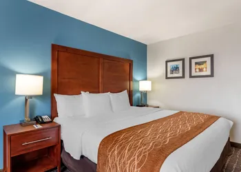 Comfort Inn & Suites Lees Summit - Kansas City hotel thumbnail 7