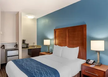 Comfort Inn & Suites Lees Summit - Kansas City hotel thumbnail 5