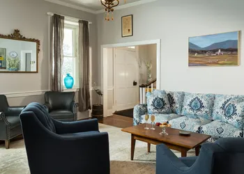 L'Auberge Provencale Inn & Restaurant hotel thumbnail 2