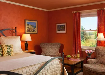 L'Auberge Provencale Inn & Restaurant hotel thumbnail 3