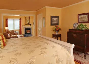 L'Auberge Provencale Inn & Restaurant hotel thumbnail 7