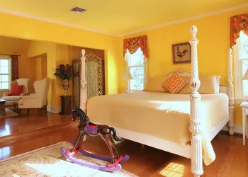 L'Auberge Provencale Inn & Restaurant hotel thumbnail 8