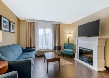 Comfort Suites Lady Lake - The Villages hotel thumbnail 4