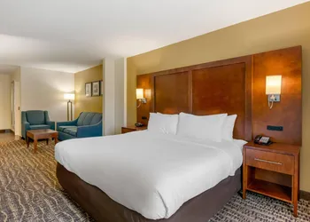 Comfort Suites Lady Lake - The Villages hotel thumbnail 5
