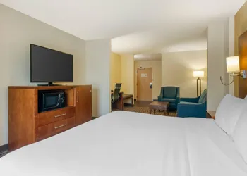 Comfort Suites Lady Lake - The Villages hotel thumbnail 6