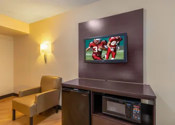 Red Roof Inn PLUS+ El Paso East hotel thumbnail 4