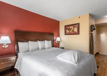 Red Roof Inn PLUS+ El Paso East hotel thumbnail 6