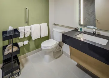 DoubleTree by Hilton Laredo hotel thumbnail 8