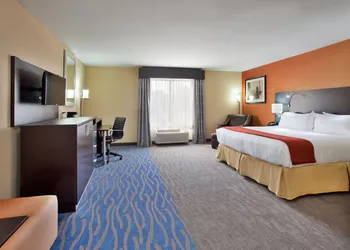 Holiday Inn Express & Suites St Louis Airport by IHG hotel thumbnail 2
