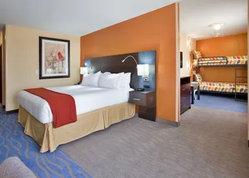 Holiday Inn Express & Suites St Louis Airport by IHG hotel thumbnail 7
