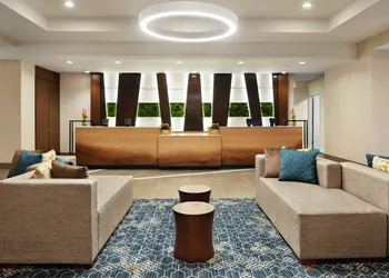Embassy Suites by Hilton Cincinnati RiverCenter hotel thumbnail 4