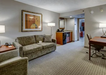 Embassy Suites by Hilton Cincinnati RiverCenter hotel thumbnail 5
