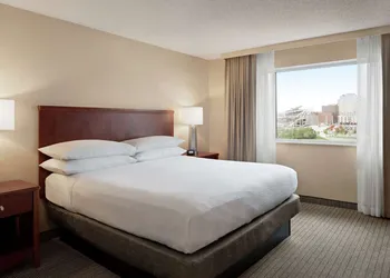 Embassy Suites by Hilton Cincinnati RiverCenter hotel thumbnail 6