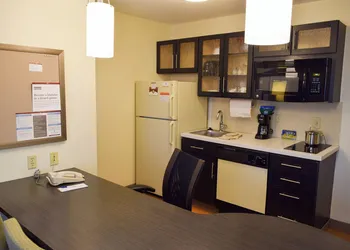 Candlewood Suites Wichita Airport by IHG hotel thumbnail 3