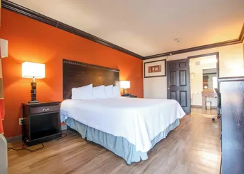 Days Inn by Wyndham Oklahoma City/Moore hotel thumbnail 5
