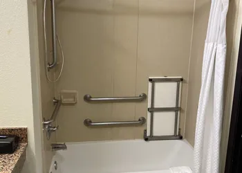 Days Inn by Wyndham Oklahoma City/Moore hotel thumbnail 6