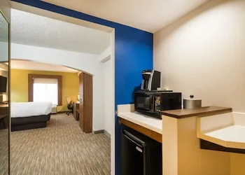 Holiday Inn Express Hotel & Suites Louisville East by IHG hotel thumbnail 3