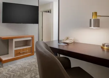 SpringHill Suites by Marriott Portland Airport hotel thumbnail 7
