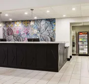 La Quinta Inn & Suites by Wyndham Mt. Laurel - Philadelphia hotel detail image 3