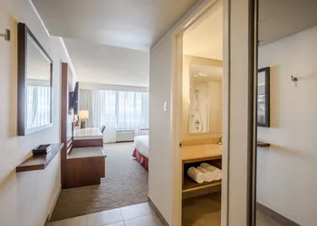 Delta Hotels by Marriott Saguenay Conference Centre hotel thumbnail 7