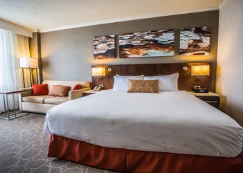 Delta Hotels by Marriott Saguenay Conference Centre hotel thumbnail 8