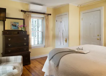 Wolf Cove Inn hotel thumbnail 8