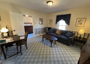 Echo Lake Inn hotel thumbnail 7