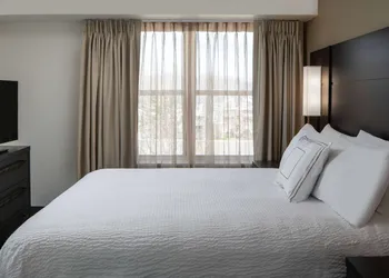 Sonesta ES Suites Fairfax Fair Lakes hotel thumbnail 3