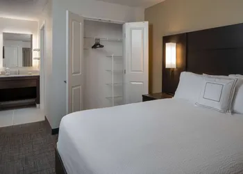 Sonesta ES Suites Fairfax Fair Lakes hotel thumbnail 4