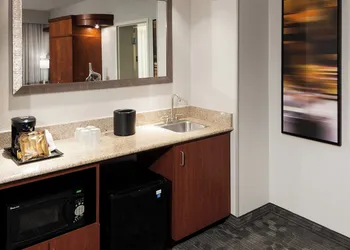 Courtyard by Marriott Miami at Dolphin Mall hotel thumbnail 6